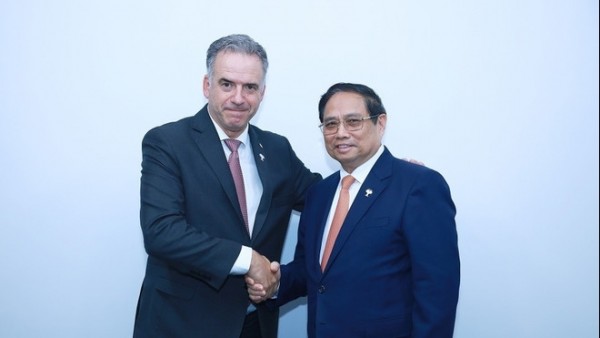 Prime Minister Pham Minh Chinh, President of Uruguay hold a meeting in Rio de Janeiro