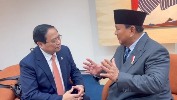 Prime Minister Pham Minh Chinh meets with Indonesian President on BRICS Expanded Summit