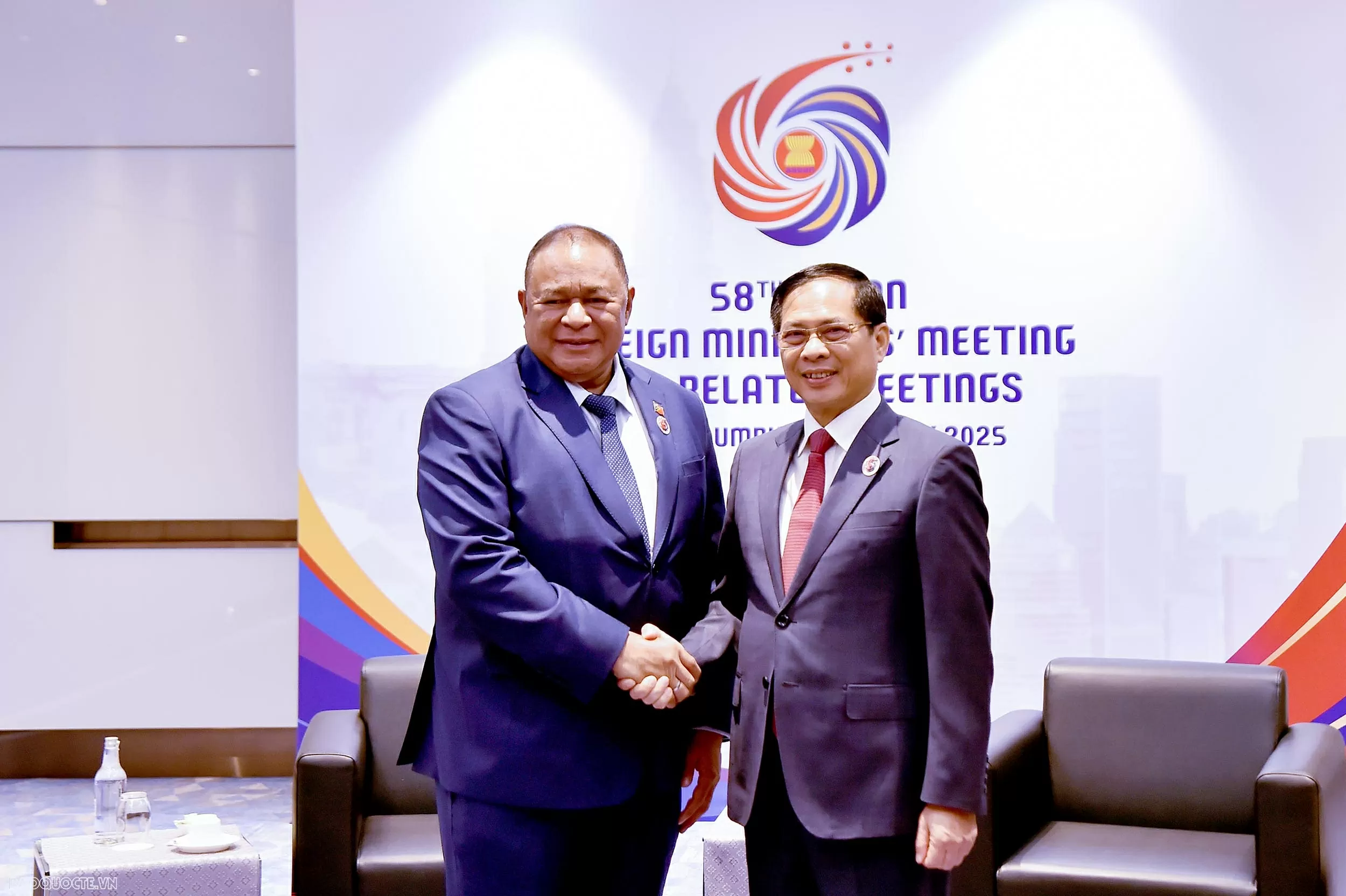 Phó Thủ tướng, Bộ trưởng Ngoại giao Bùi Thanh Sơn tiếp Bộ trưởng Ngoại giao và Hợp tác Timor-Leste Bendito dos Santos Freitas.