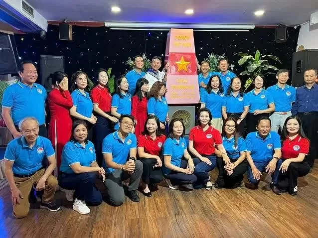 Deputy Minister of Foreign Affairs Le Thi Thu Hang visits the Vietnamese community in Poland