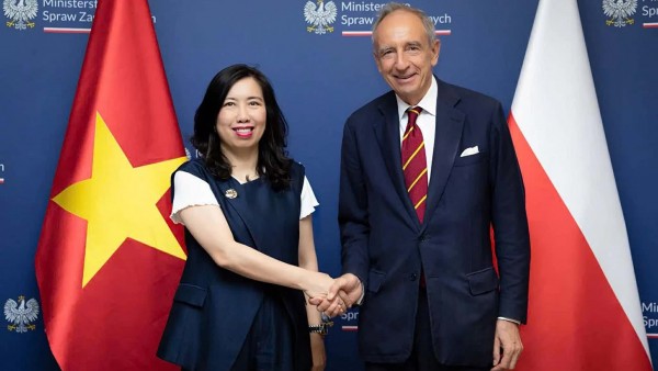 Vietnam, Poland diplomats co-chaired Deputy Foreign Minister-level political consultation