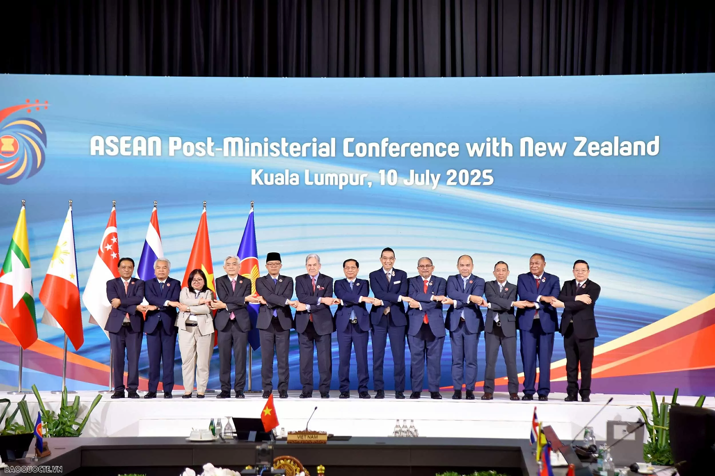 ASEAN đánh giá cao hỗ trợ của New Zealand trong các lĩnh vực an ninh mạng, an ninh biển, cứu trợ thiên tai và phòng chống tội phạm xuyên quốc gia. ASEAN hoan nghênh việc Nghị định thư sửa đổi Hiệp định FTA ASEAN-Australia-New Zealand chính thức có hiệu lực, mong đợi New Zealand tiếp tục hỗ trợ thu hẹp khoảng cách phát triển, hỗ trợ tăng trưởng bao trùm và bền vững, đặc biệt tại các tiểu vùng như Mê Công, thúc đẩy kết nối hàng không, thương mại số ASEAN đánh giá cao hỗ trợ của New Zealand trong các lĩnh vực an ninh mạng, an ninh biển, cứu trợ thiên tai và phòng chống tội phạm xuyên quốc gia. ASEAN hoan nghênh việc Nghị định thư sửa đổi Hiệp định FTA ASEAN-Australia-New Zealand chính thức có hiệu lự
