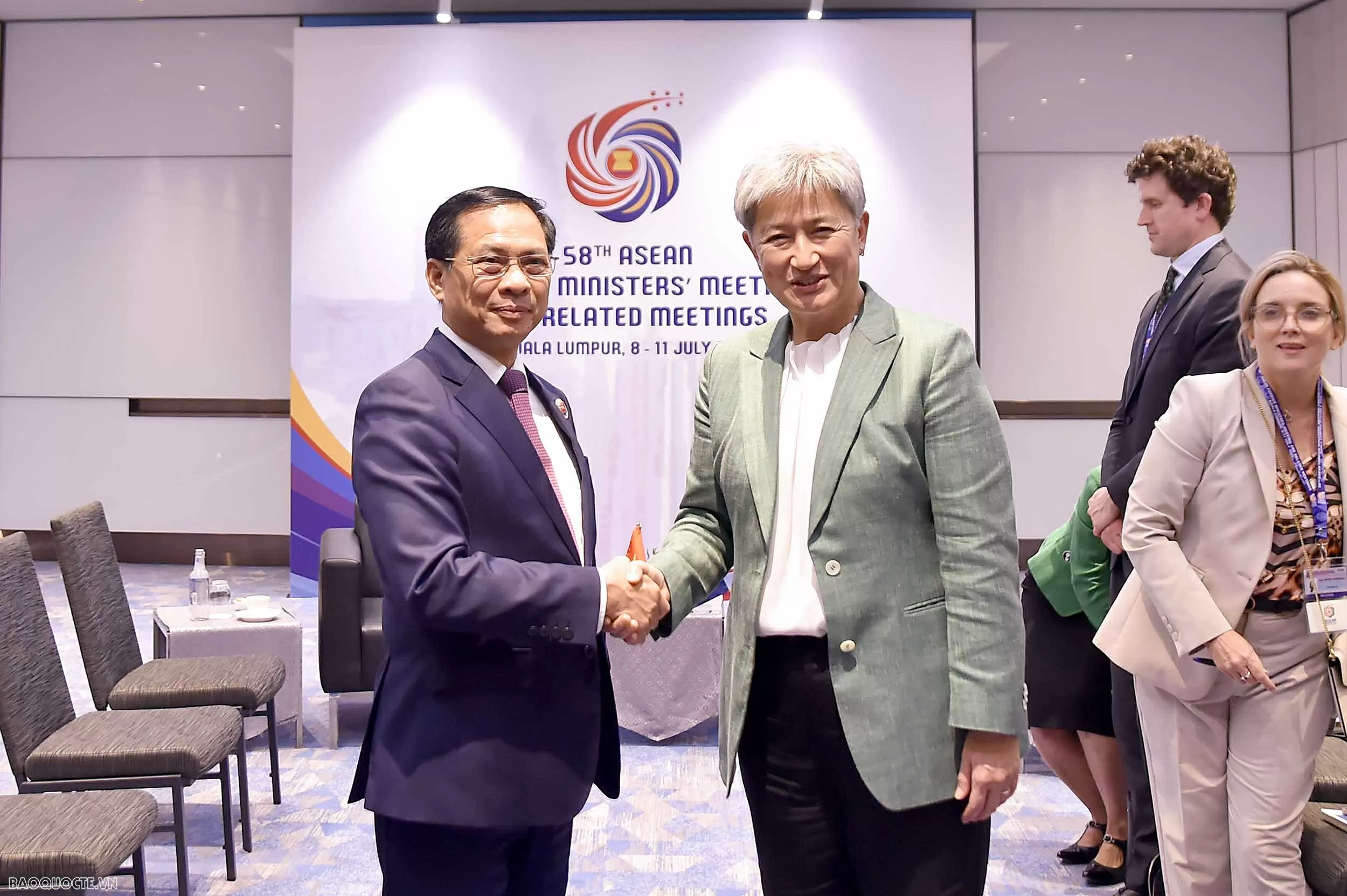 Deputy PM, FM Bui Thanh Son holds meetings with Chinese, Australian, Algerian Foreign Ministers on AMM 58 occasion Deputy PM, FM Bui Thanh Son holds meetings with Chinese, Australian, Algerian Foreign Ministers on AMM 58 occasion