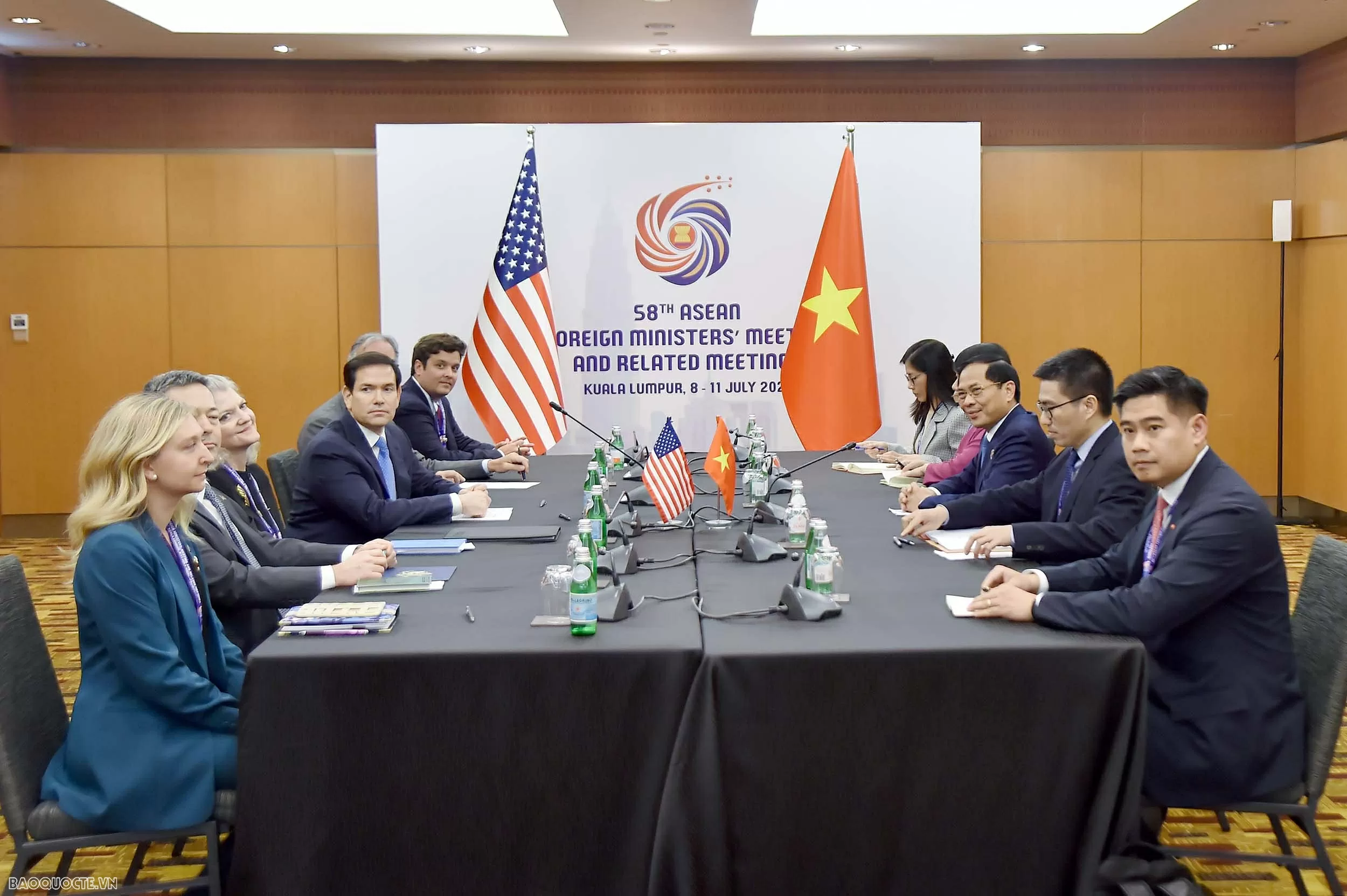 Deputy PM, FM Bui Thanh Son meets with US, EC, UK officials on occasion of AMM-58 in Kuala Lumpur