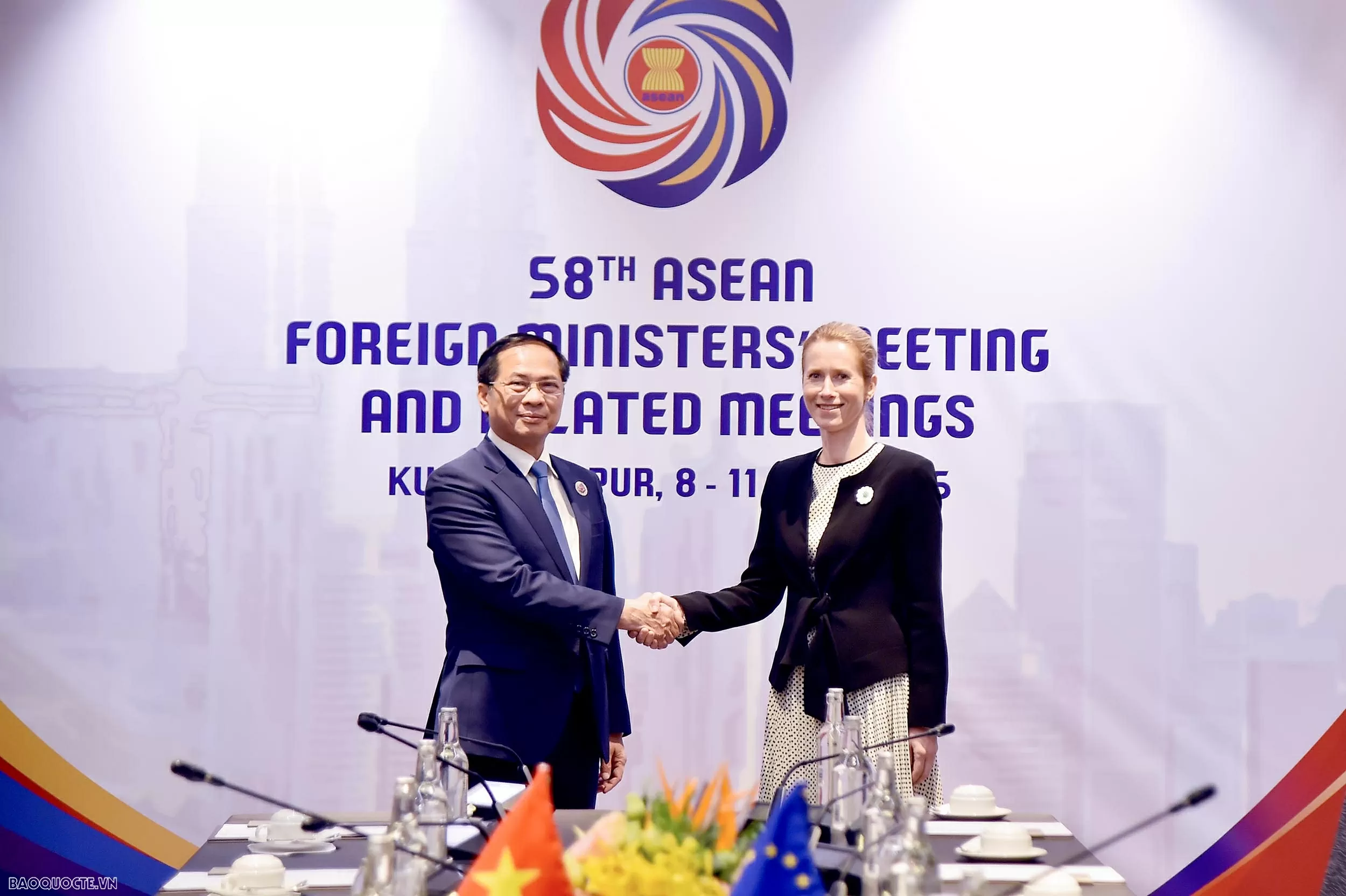 Deputy PM, FM Bui Thanh Son meets with US, EC, UK officials on occasion of AMM-58 in Kuala Lumpur Deputy PM, FM Bui Thanh Son meets with US, EC, UK officials on occasion of AMM-58 in Kuala Lumpur