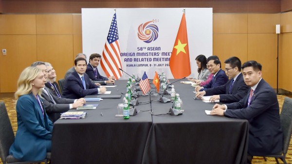 Deputy PM, FM Bui Thanh Son meets with US, EC, UK officials on occasion of AMM-58 in Kuala Lumpur