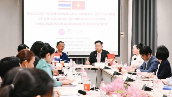 Ubon Ratchathani University offers 160 scholarships to Vietnamese students