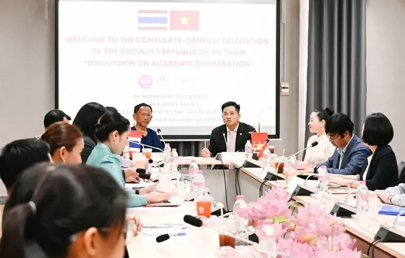 Ubon Ratchathani University offers 160 scholarships to Vietnamese students