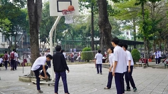 Ho Chi Minh City proposes ban on student phone use in schools