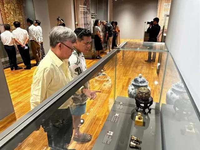 Da Nang Museum opens an exhibition of rare ancient artifacts