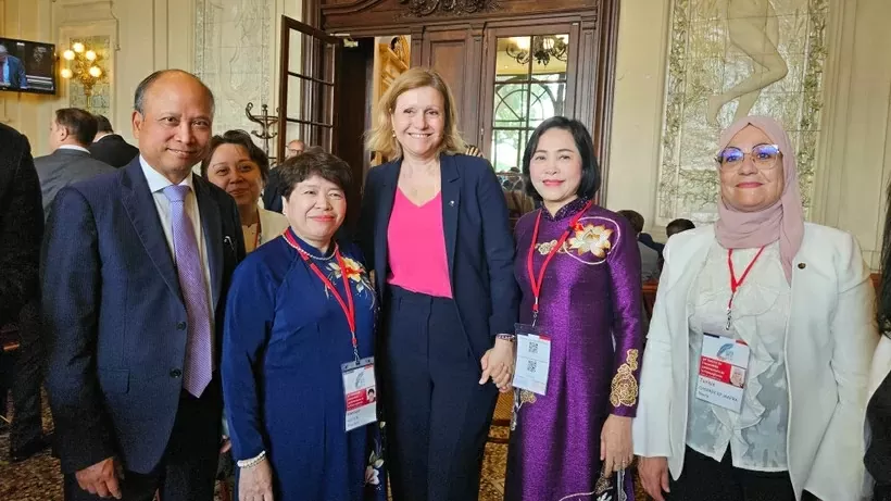 NA Vice Chairwoman Nguyen Thi Thanh holds bilateral meetings on APF-50 occasion