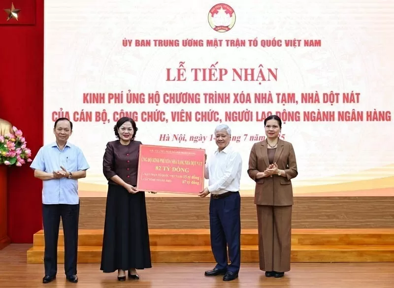 Banking sector donates 3.1 million USD to housing programme