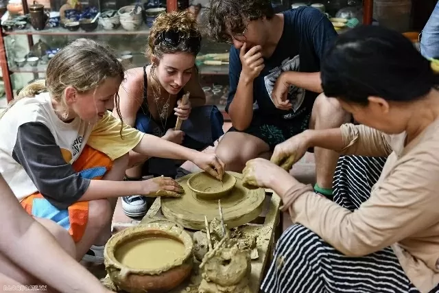Positioning Vietnam’s tourism in the era of integration: From local treasures to global connections