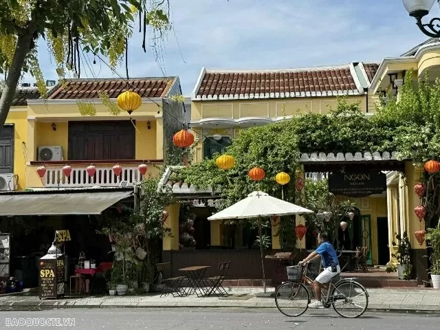 Positioning Vietnam’s tourism in the era of integration: From local treasures to global connections Positioning Vietnam’s tourism in the era of integration: From local treasures to global connections