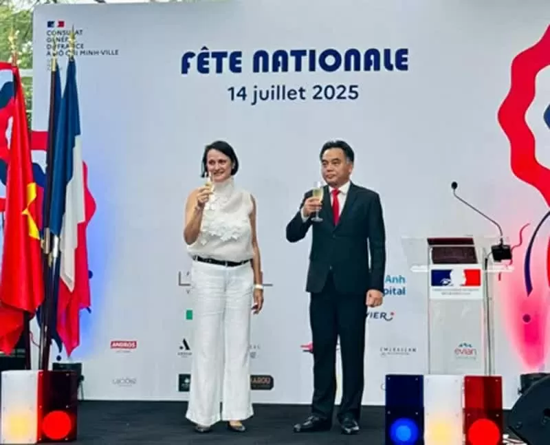 Ho Chi Minh City and the French Republic: Strengthening the Comprehensive Strategic Partnership Ho Chi Minh City and the French Republic: Strengthening the Comprehensive Strategic Partnership