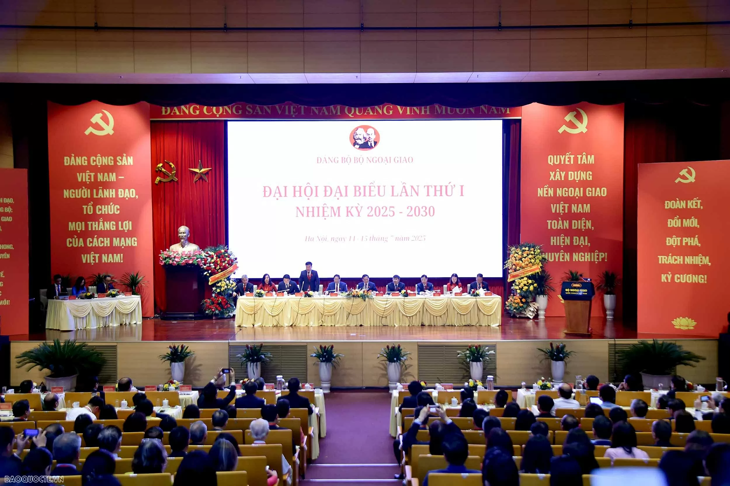 Prime Minister Pham Minh Chinh attends first Congress of Foreign Ministry’s Party Organization