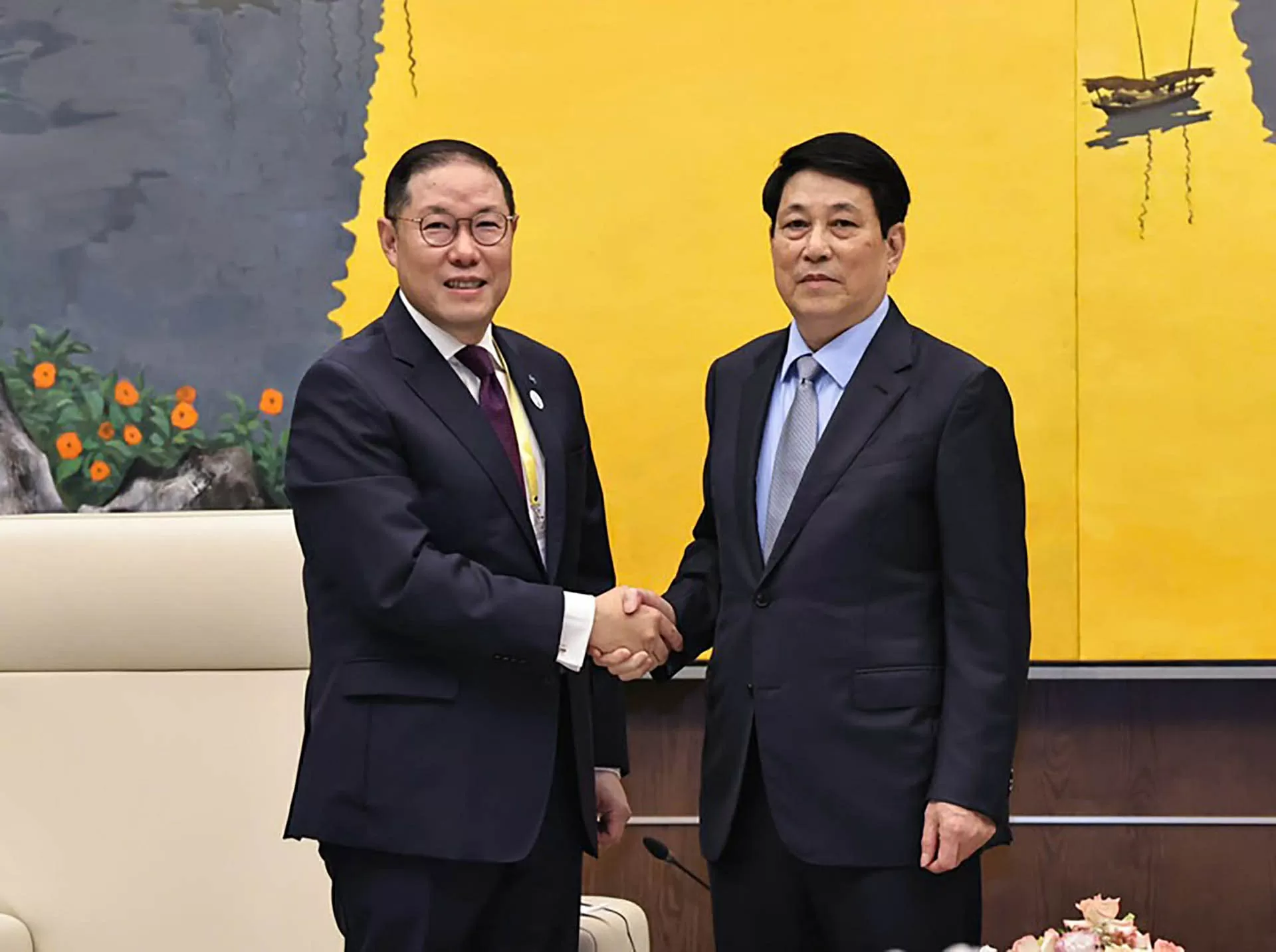 President Luong Cuong hosts ABAC 2025 Chair Cho Hyun-sang in Hanoi