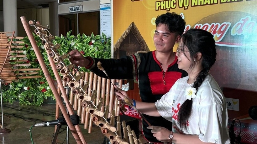 More than 100 young OVs explore homeland’s gong culture in Dak Lak: Vietnam Summer Camp 2025