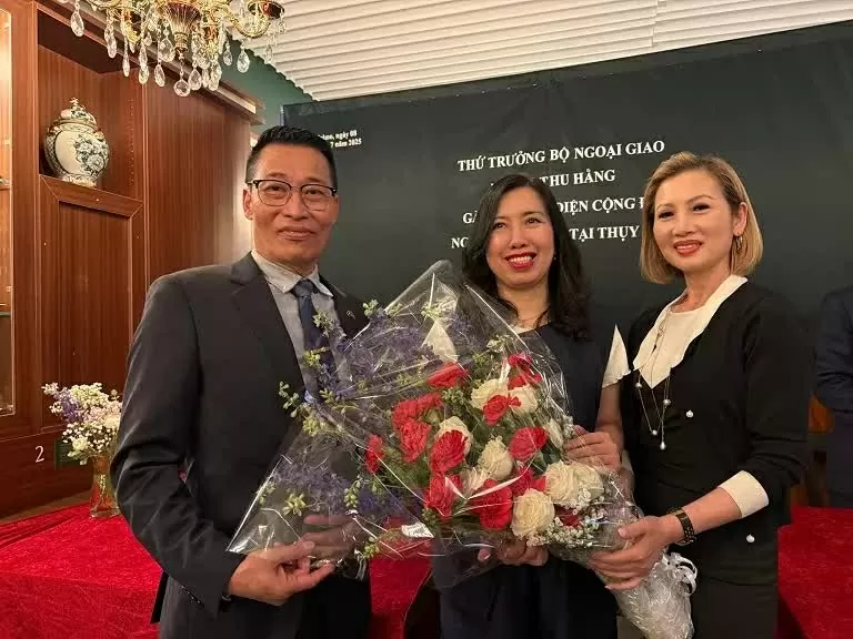 Deputy Minister of Foreign Affairs Le Thi Thu Hang meets and pays tribute to generations of overseas Vietnamese in Denmark and Sweden