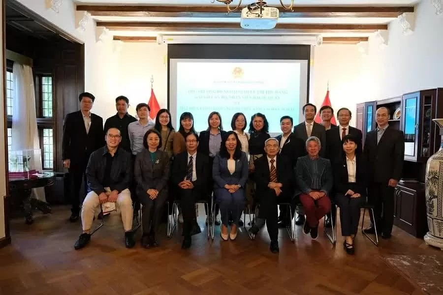 Deputy Minister of Foreign Affairs Le Thi Thu Hang meets and pays tribute to generations of overseas Vietnamese in Denmark and Sweden