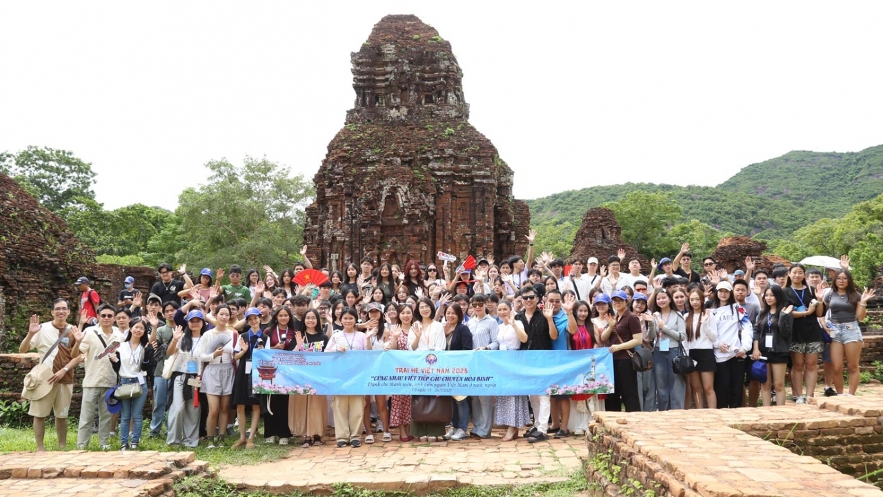 Vietnam Summer Camp 2025: Young overseas Vietnamese explore My Son sanctuary and Hoi An ancient town