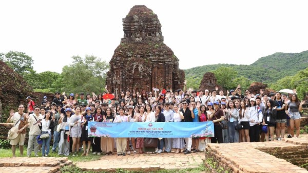 Vietnam Summer Camp 2025: Young overseas Vietnamese explore My Son sanctuary and Hoi An ancient town