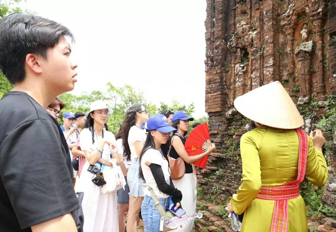 Summer Camp 2025: Young overseas Vietnamese explore My Son sanctuary and Hoi An ancient town