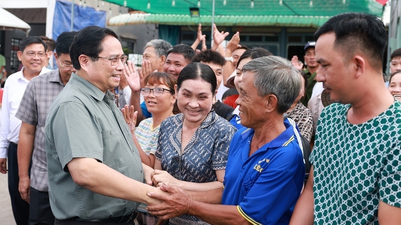 Prime Minister Pham Minh Chinh visits revolution contributors in An Giang