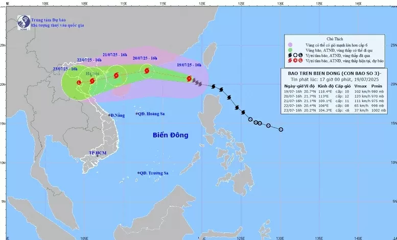Prime Minister Pham Minh Chinh signs urgent dispatch, orders swift response as Typhoon Wipha nears Vietnam