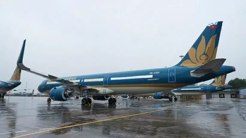 Vietnam Airline Group cancels flights as Typhoon Wipha nears