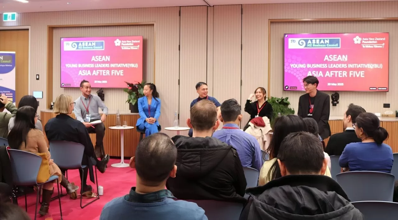 Một nhóm các doanh nhân công nghệ hàng đầu từ Đông Nam Á đã đến thăm New Zealand vào tháng 5/2025 trong khuôn khổ Sáng kiến Lãnh đạo Doanh nhân Trẻ ASEAN (YBLI). (Nguồn: YBLI) Một nhóm các doanh nhân công nghệ hàng đầu từ Đông Nam Á đã đến thăm New Zealand vào tháng 5/2025 trong khuôn khổ Sáng kiến Lãnh đạo Doanh nhân Trẻ ASEAN (YBLI). (Nguồn: YBLI)