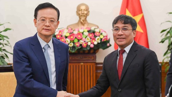 Standing Deputy FM Nguyen Minh Vu receives delegation from China's Guangxi Zhuang Autonomous Region