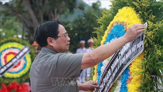 Prime Minister Pham Minh Chinh honours Vietnamese fallen heroes at burial ceremony in An Giang