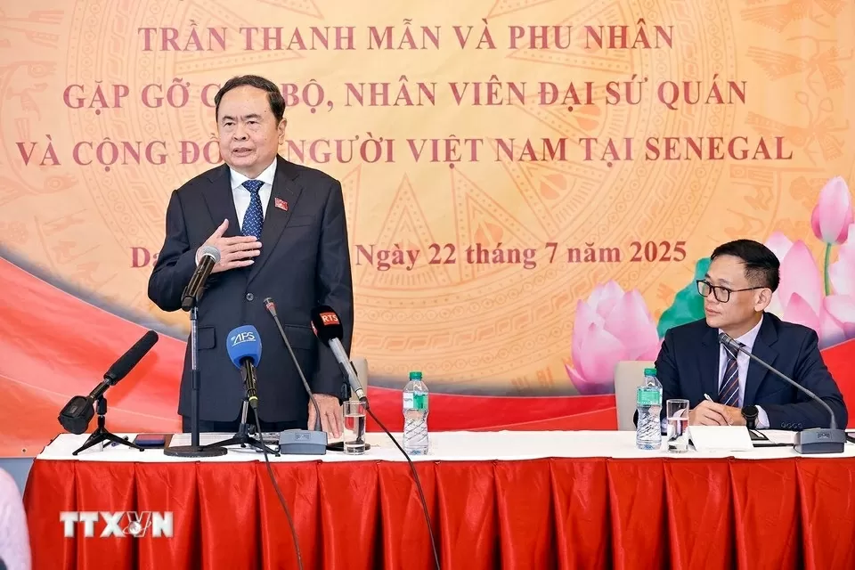 NA Chairman Tran Thanh Man meets with Vietnamese community in Senegal NA Chairman Tran Thanh Man meets with Vietnamese community in Senegal