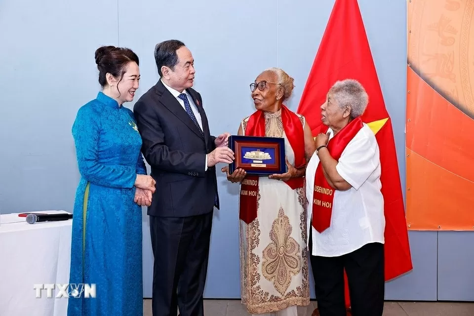 NA Chairman Tran Thanh Man meets with Vietnamese community in Senegal
