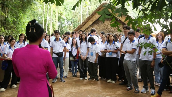 Vietnam Summer Camp 2025: An emotional homecoming for young overseas Vietnamese in President Ho Chi Minh’s homeland
