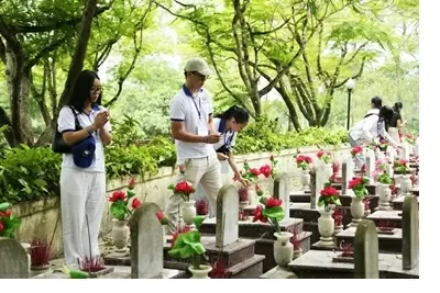 Vietnam Summer Camp 2025: A moment of silent reverence on the sacred ground of Quang Tri