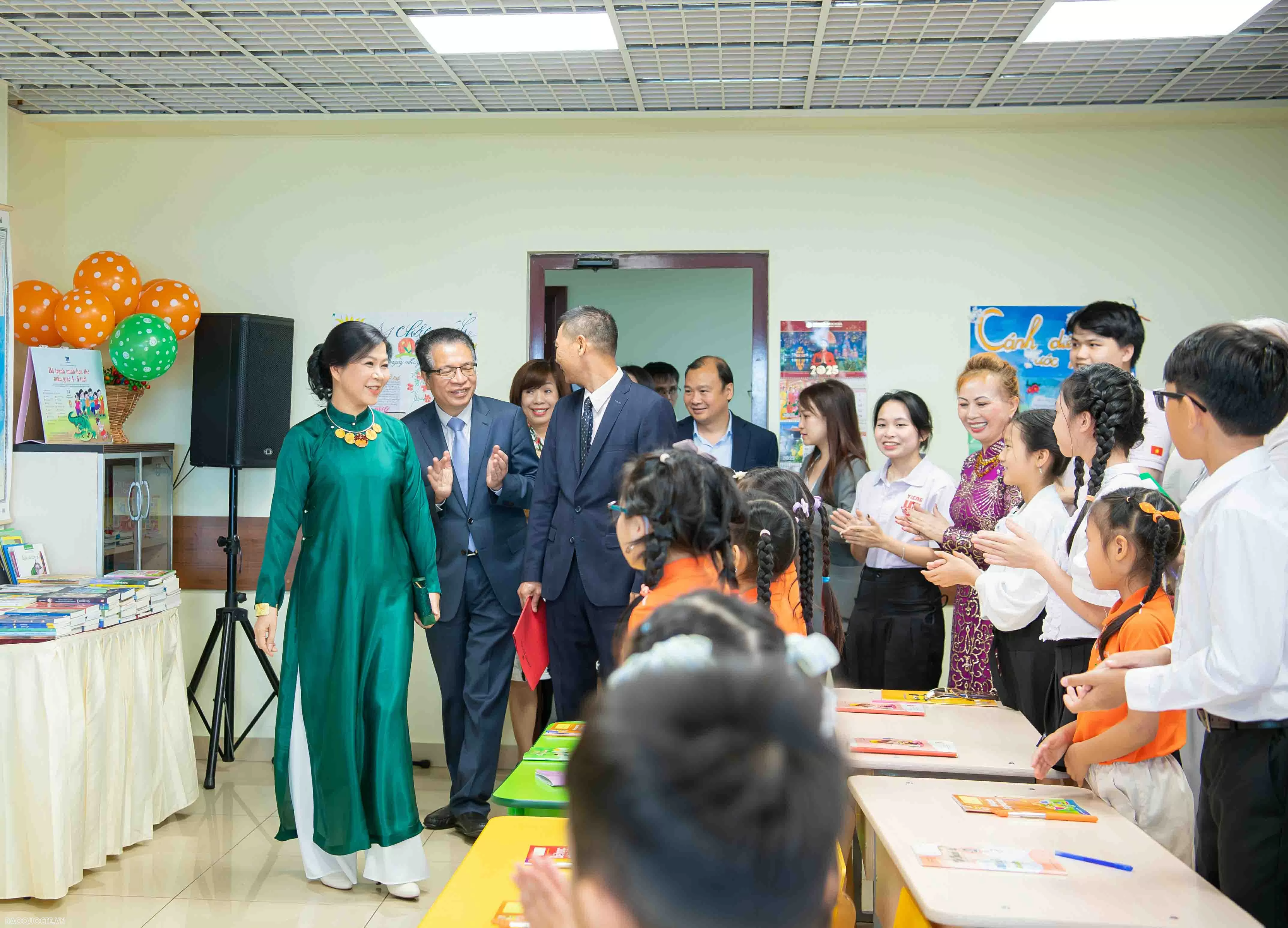 Fostering cultural roots: General Secretarys spouse visits Vietnamese language classes in Russia