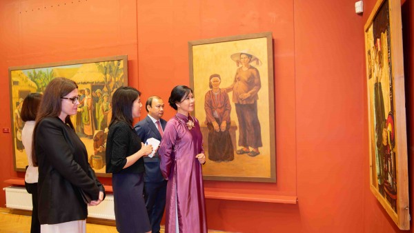 Exhibition in Moscow honours enduring Vietnam–Russia teacher–student bonds