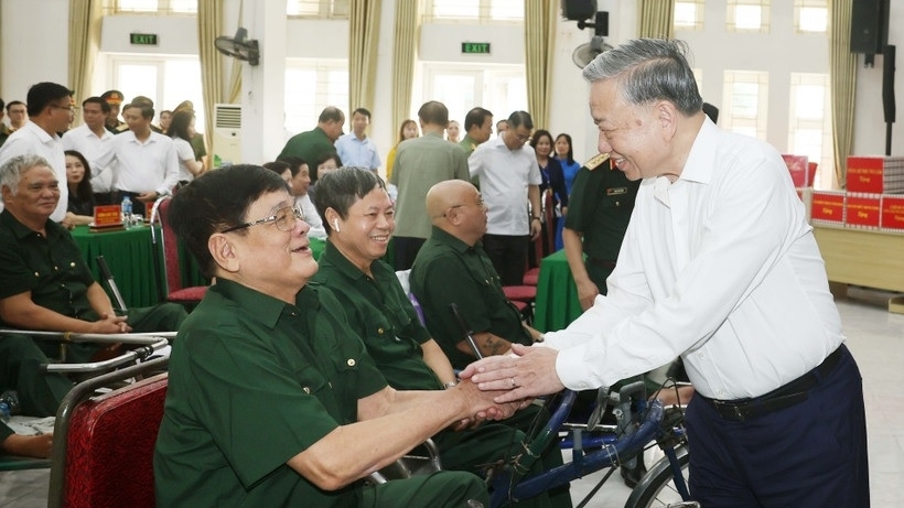 Party General Secretary To Lam writes article honouring fallen heroes, revolution contributors