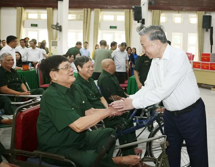 Party General Secretary To Lam writes article honouring fallen heroes, revolution contributors Party General Secretary To Lam writes article honouring fallen heroes, revolution contributors