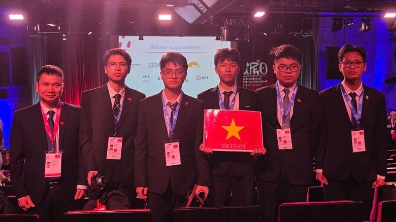 Vietnam ranks among top 10 at 2025 International Physics Olympiad
