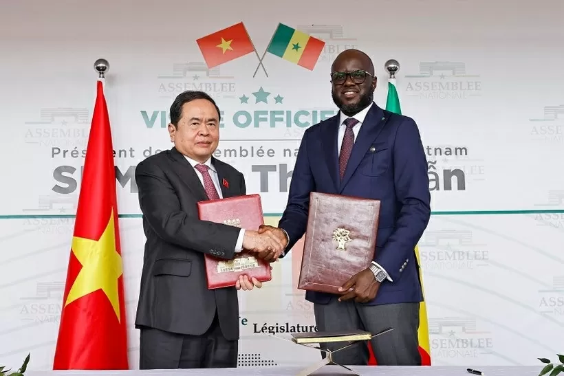 Vietnam, Senegal top legislators sign agreement to deepen cooperation