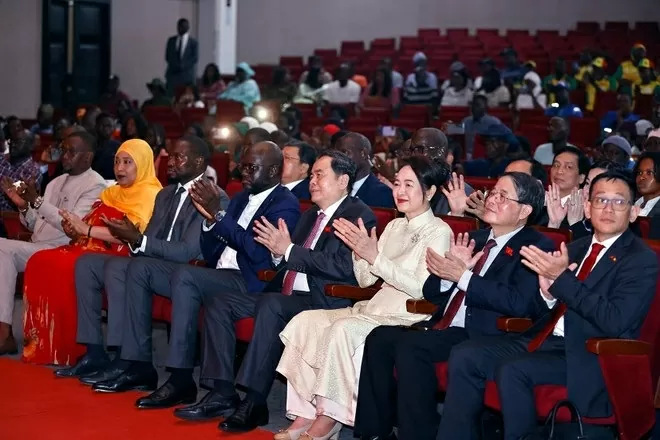 Vietnam, Senegal top legislators visit Vovinam club in Senegal