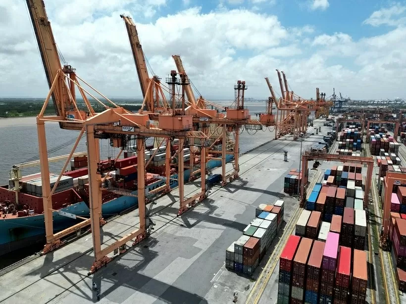 Vietnam’s trade surplus defies global headwinds: MOIT