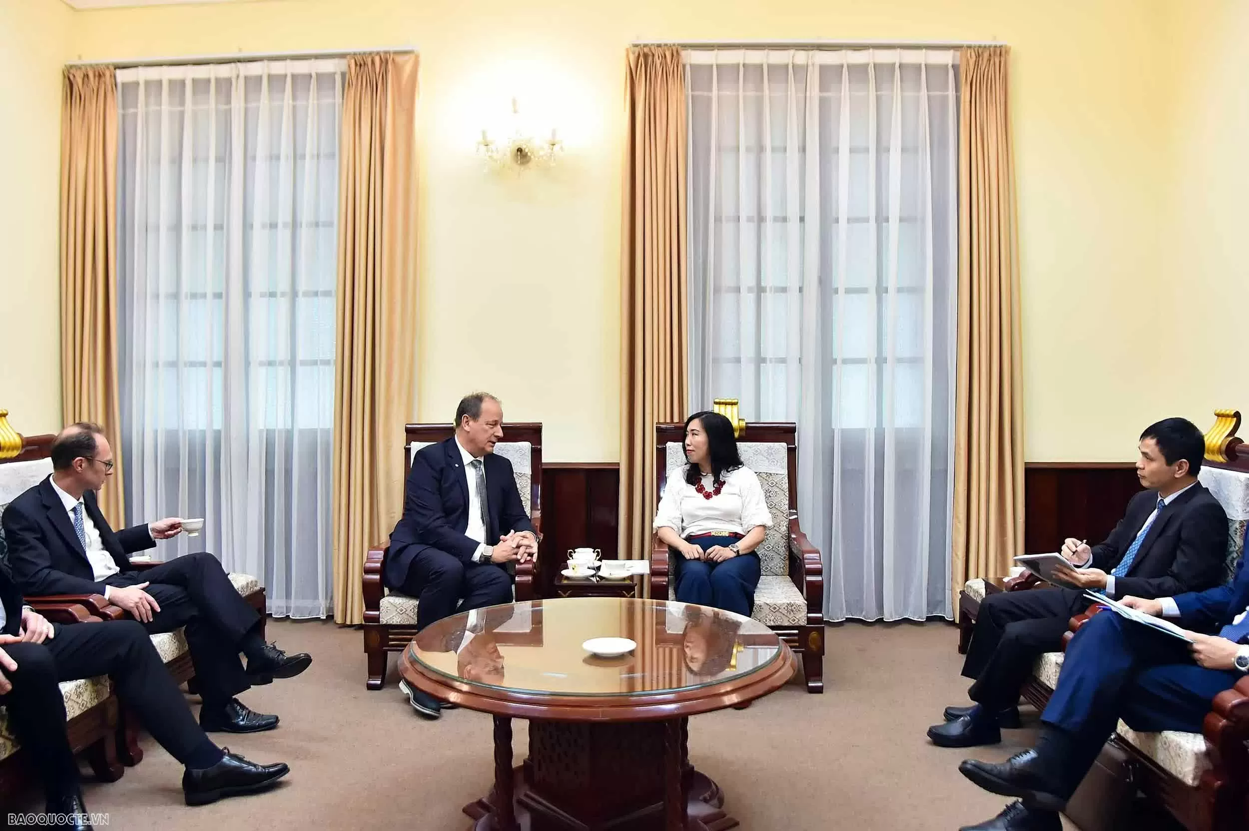 Deputy Minister Le Thi Thu Hang receives Chairman and General Director of Jadestone Energy Company Deputy Minister Le Thi Thu Hang receives Chairman and General Director of Jadestone Energy Company
