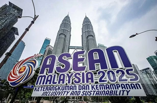 Malaysia proposes new cooperation initiatives toward a more dynamic ASEAN creative industry Malaysia proposes new cooperation initiatives toward a more dynamic ASEAN creative industry