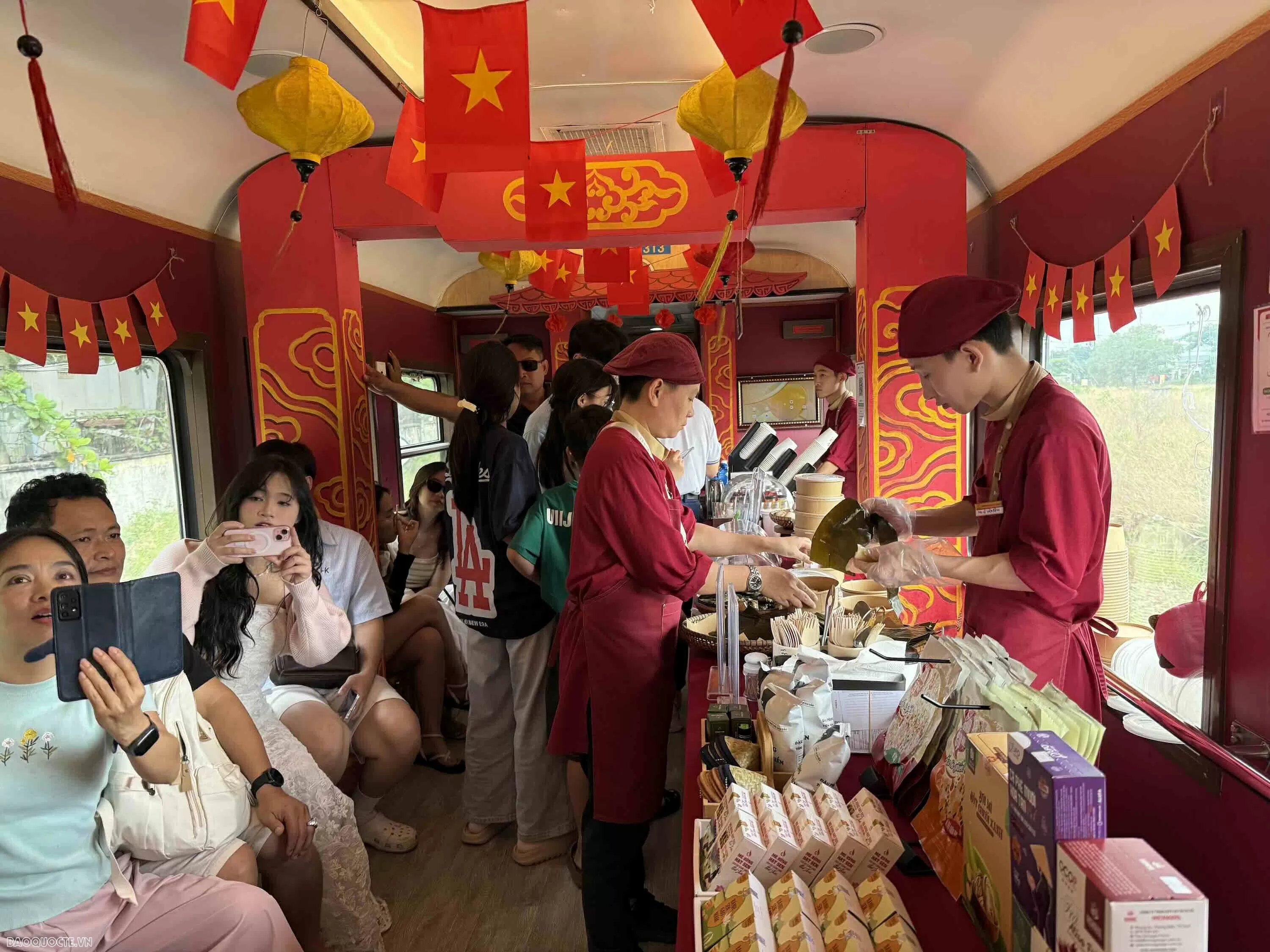 Da Nang-Hue Heritage Train: Travelling back in time to the ancient capital Da Nang-Hue Heritage Train: Travelling back in time to the ancient capital
