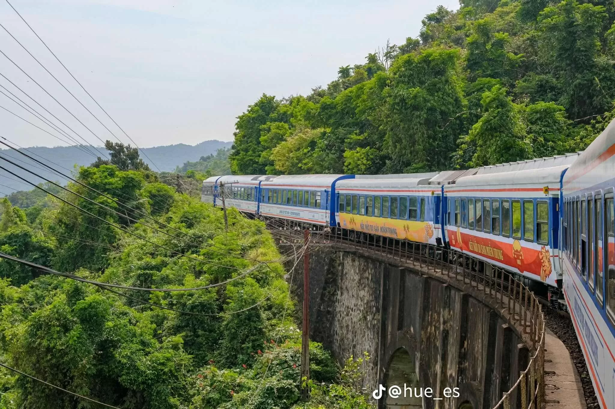 Da Nang-Hue Heritage Train: Travelling back in time to the ancient capital Da Nang-Hue Heritage Train: Travelling back in time to the ancient capital