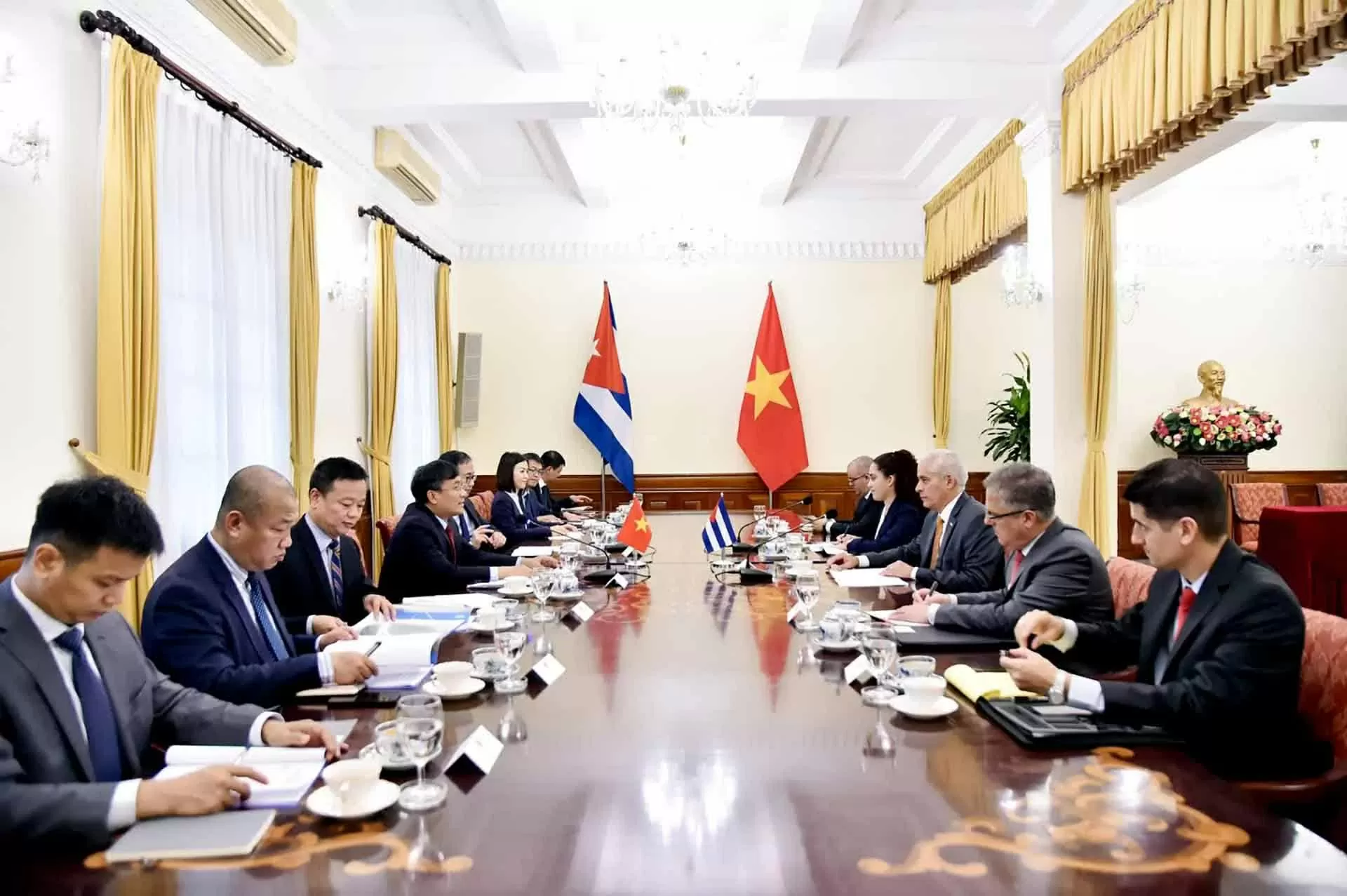 The 8th Political Consultation between the Ministries of Foreign Affairs of Vietnam and Cuba The 8th Political Consultation between the Ministries of Foreign Affairs of Vietnam and Cuba